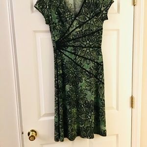Stylish and comfortable green and black dress